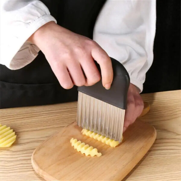 WaveMaster™ Stainless Steel Crinkle Cutter – Wavy Slice Knife for Fries & Garnishes - Image 5